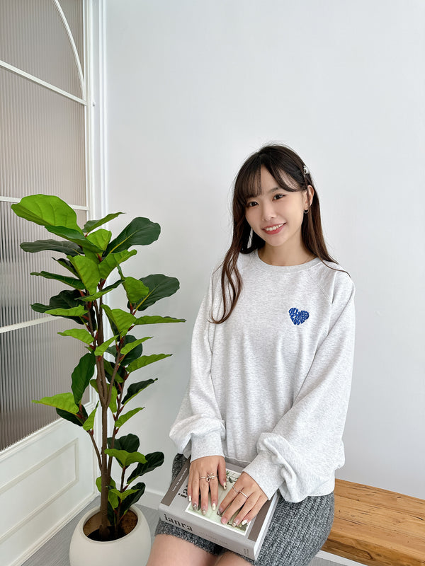 2411075 EA Heart Logo EMB Sweatshirt - Grey