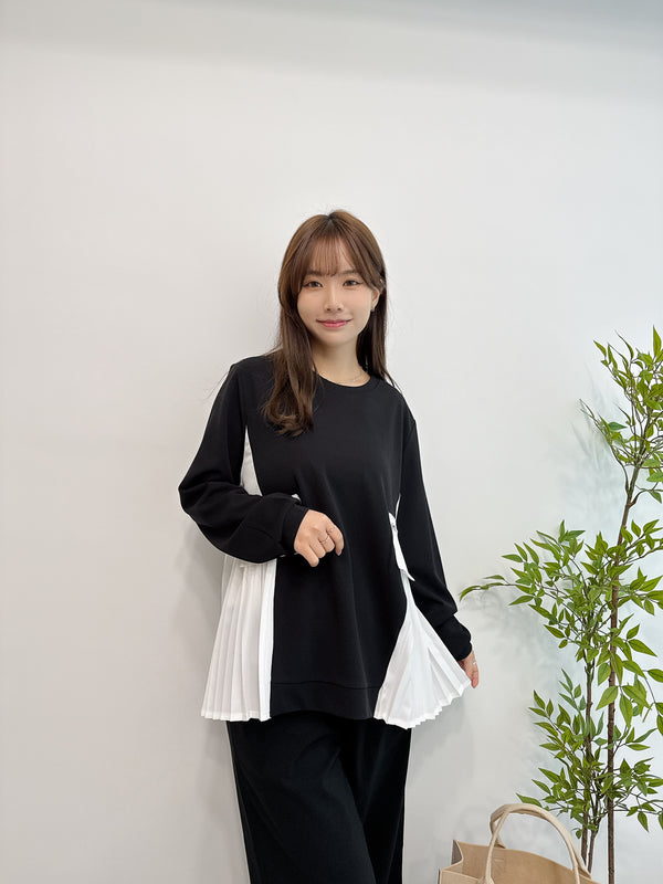 2503006 MAI Side Pleated Pocket Top - Black