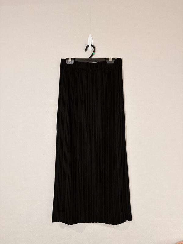 2412120 GY Striped Narrow Skirt - Black