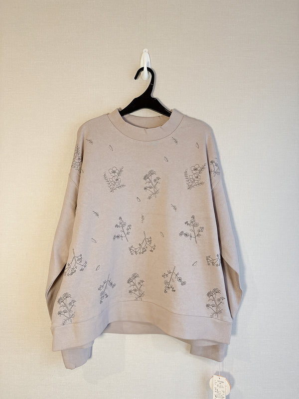 2412084 MMO Fleece Botanical Embroidered Sweatshirt- Greige