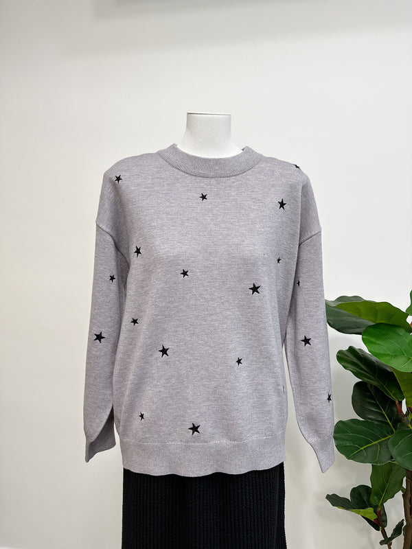 2412068 LE Stars EMB Knit Top - Grey