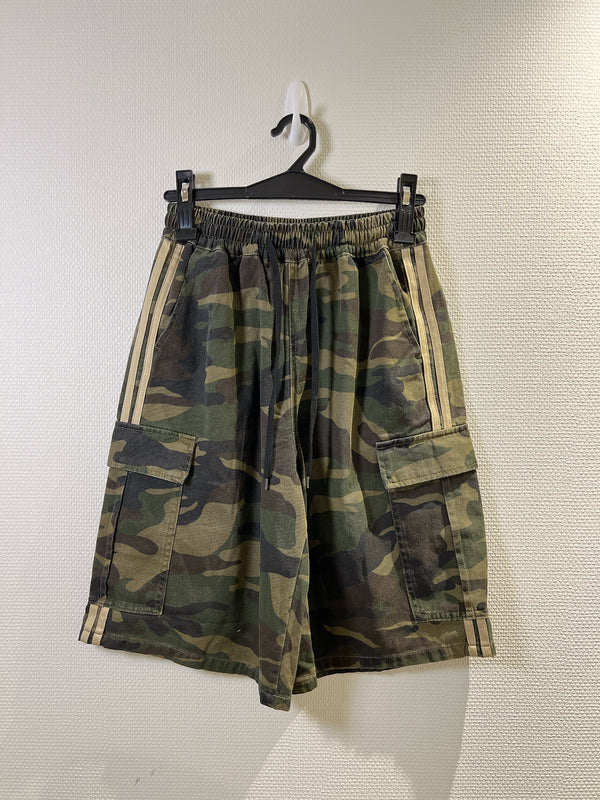 2501045 EST Camou Shorts