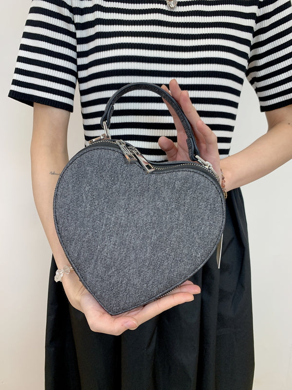 2407042 HE Heart Shape Denim Chain Bag