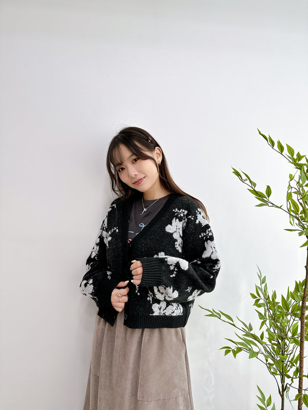 2410079 BR Floral Washable Knit Cardigan - Black