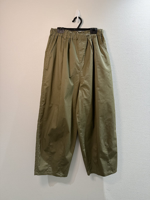 2501075 IS Relax Pants - Green