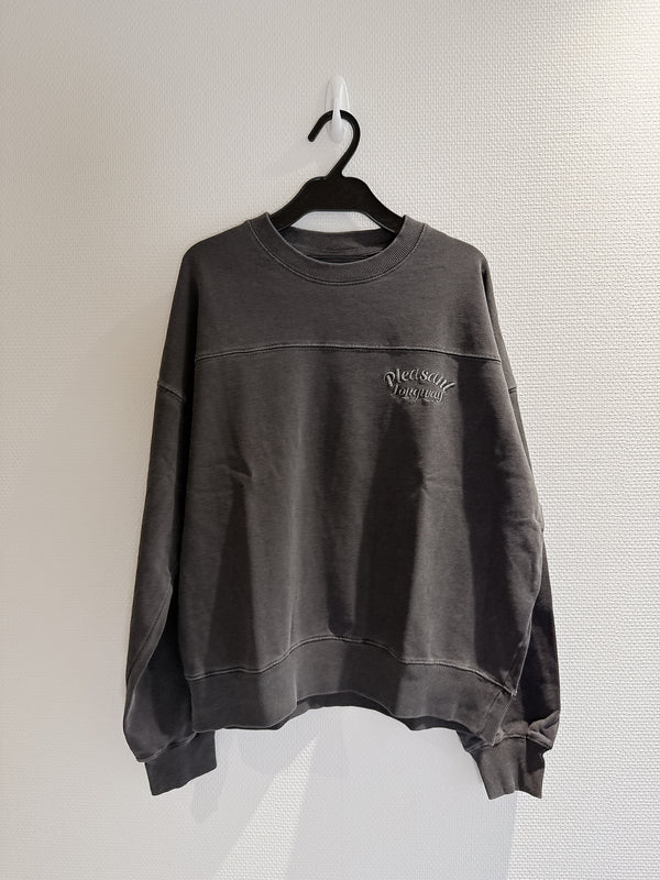 2501093	UN Washed Back Print Pullover - Charcoal