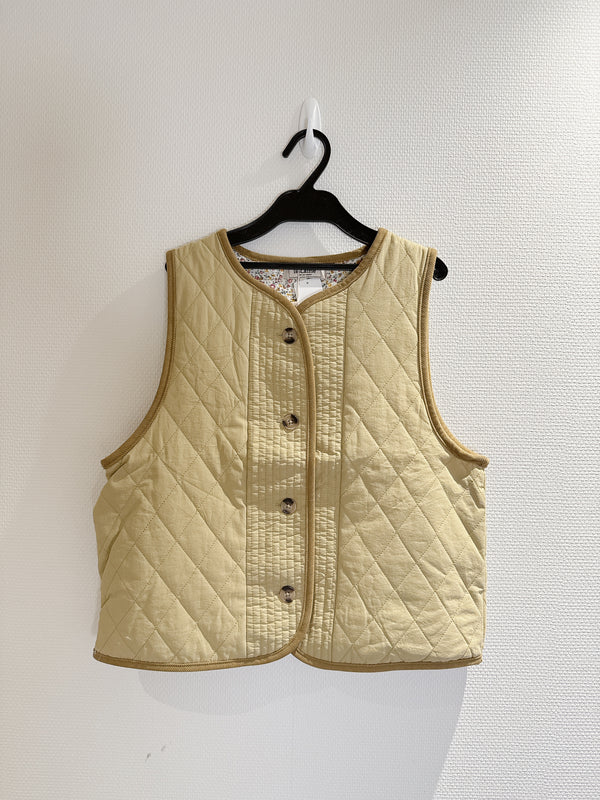 2501088 IS Quilted Vest - Green